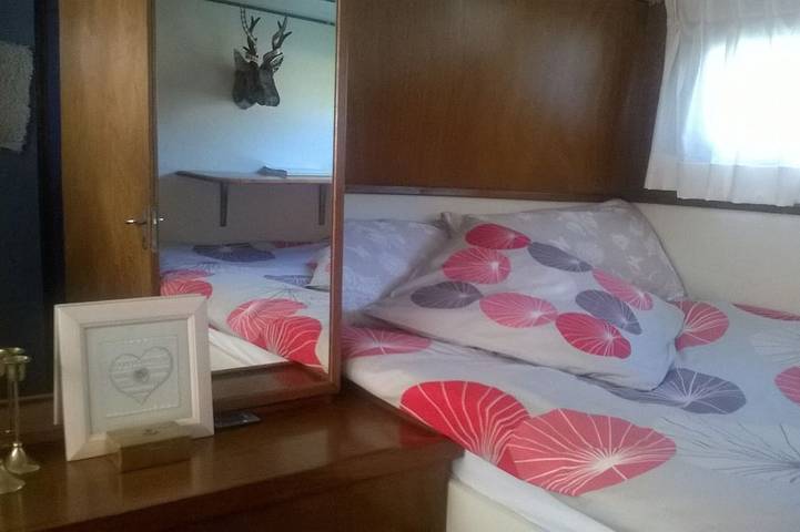 Péniche pour 7 personnes, avec terrasse en Savoie - 4