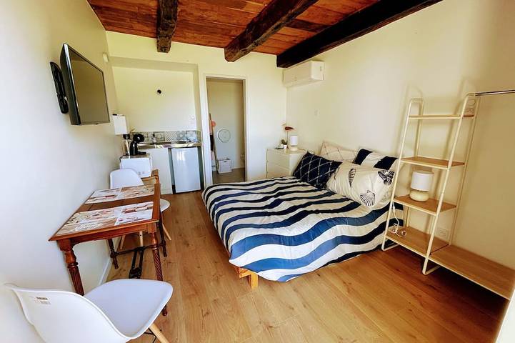 Gîte pour 2 personnes, avec jardin et terrasse dans Castelnau-Montratier-Sainte-Alauzie - 2