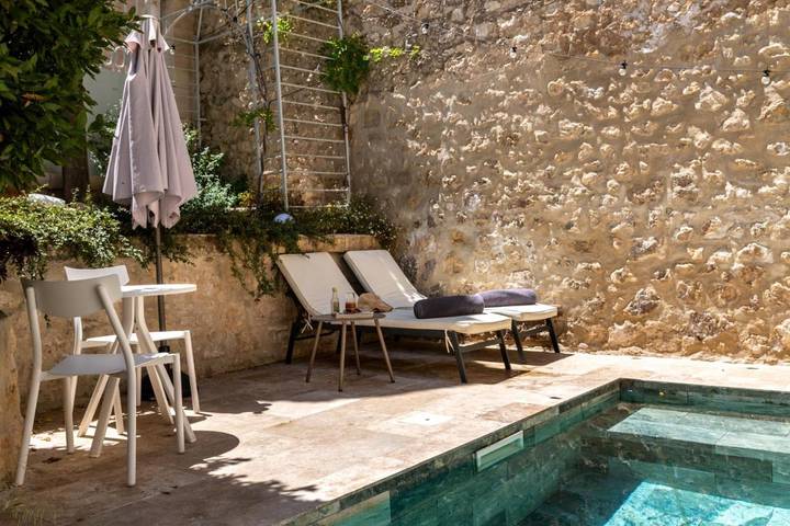Gîte pour 2 personnes, avec piscine et terrasse ainsi que vue et jardin à Peyriac-de-Mer - 4