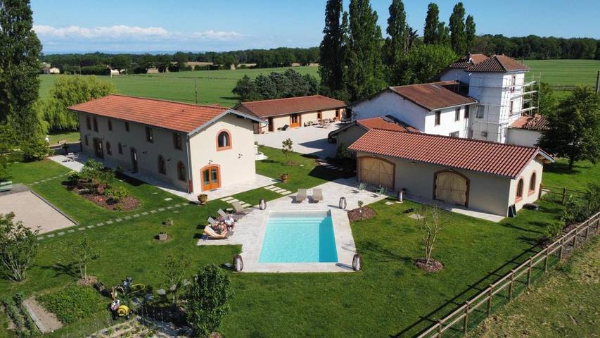Chambre d’hôte pour 2 personnes, avec Terrasse et Jardin ainsi que Piscine et Vue