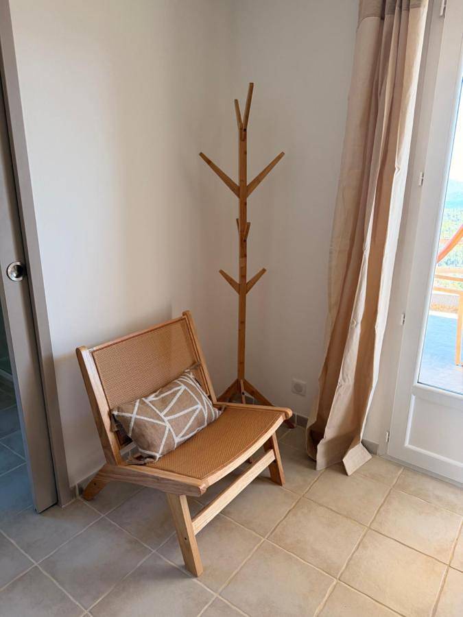 Gîte pour 2 personnes, avec terrasse et vue à Venaco - 4