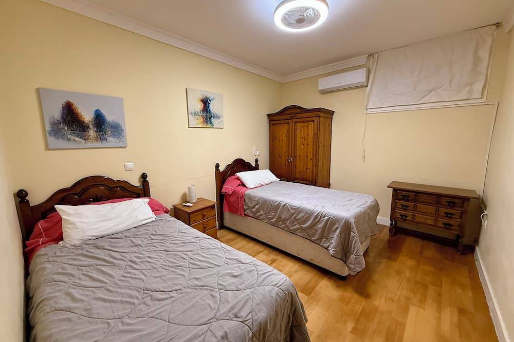 Villa d'exception proche plage, vue panoramique, piscine chauffée, jacuzzi, wifi in El Pinar Torremolinos, Torremolinos