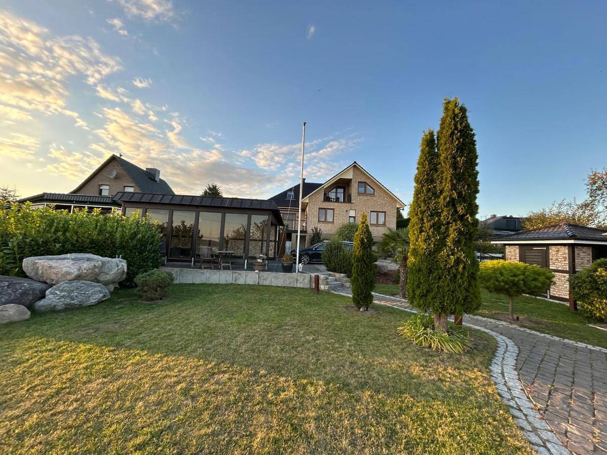 Four-Bedroom House in Hohen Viecheln, Nordwestmecklenburg (Wismar und Umgebung)