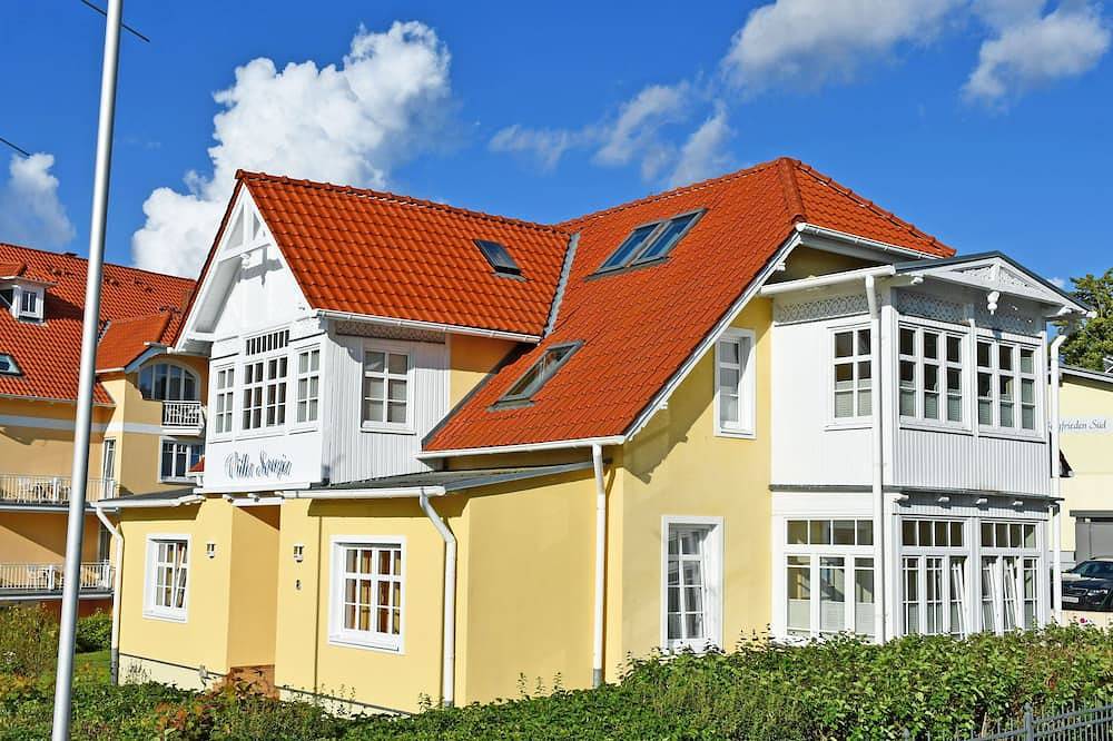 Entire apartment, 04 beautiful 2-room-apartment with glazed veranda - quietly situated in Göhren, Ruegen