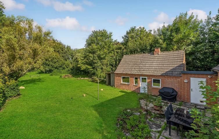 Feriehus for 6 personer, med terrasse og hage i Fur