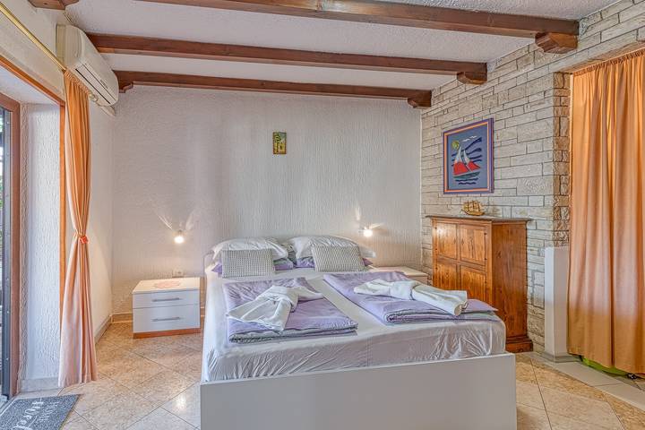 Ferienwohnung für 2 Personen, mit Balkon/Terrasse in Funtana - 2