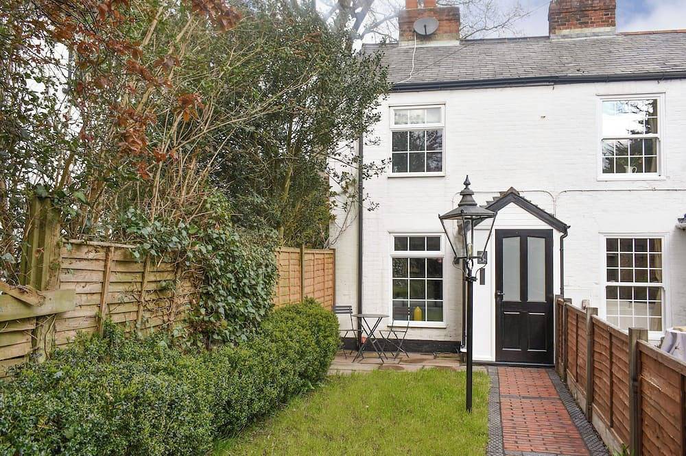 2 bedroom accommodation in Lyndhurst in Lyndhurst, Hampshire