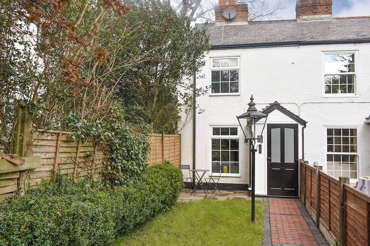 2 bedroom accommodation in Lyndhurst in Lyndhurst, Hampshire