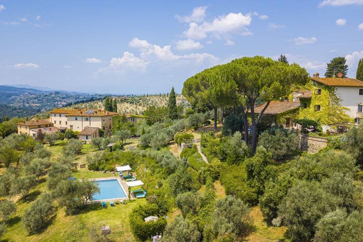 Appartamento per 4 persone, con piscina e terrazza, adatto a famiglie con bambini a Impruneta