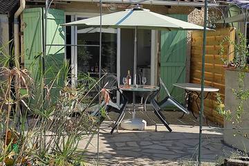 Gîte pour 2 personnes, avec piscine et terrasse à Saint-Martin-de-Crau