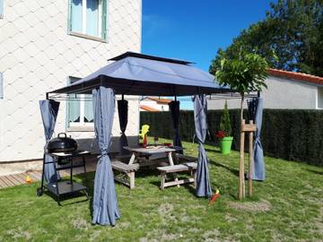 Gîte pour 6 personnes, avec terrasse à Blot-l'Église