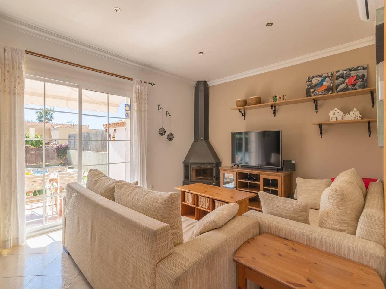 Casa Las Bahias Villa with Pool in Badia Gran, Lluchmayor