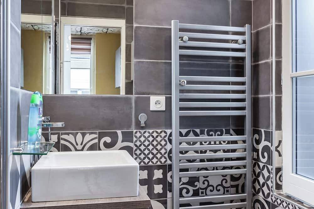 Entire apartment, Les Charmes 2nd floor Historic center Honfleur in Honfleur, Lisieux region
