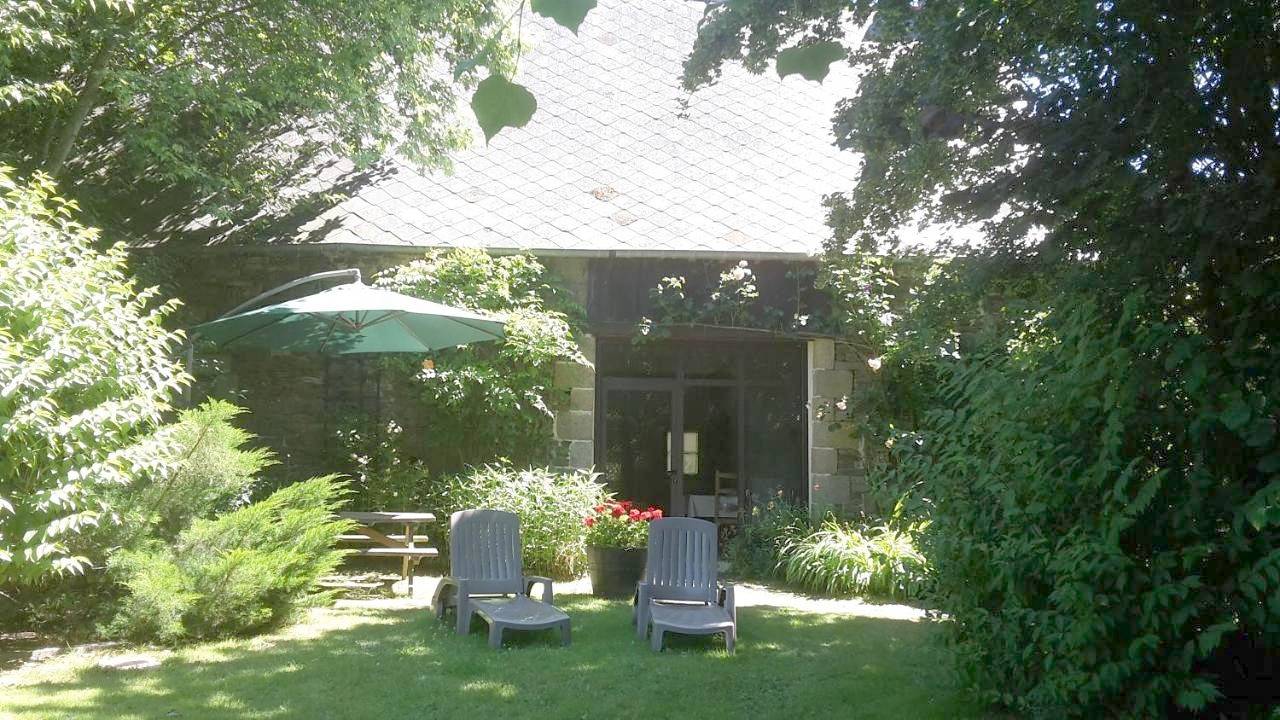 Two-Bedroom Cottage (5 Adults) in Noyal-sous-Bazouges, Fougères-Vitré