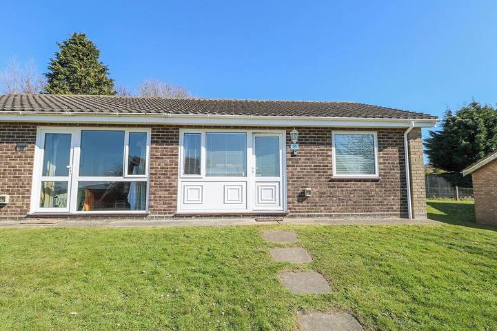Cottage for 4 people, with garden and pool in Winterton-on-Sea