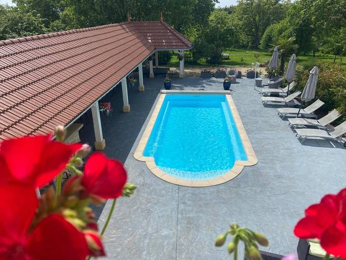 Chambre d’hôte pour 2 personnes, avec Terrasse et Jardin ainsi que Piscine et Sauna