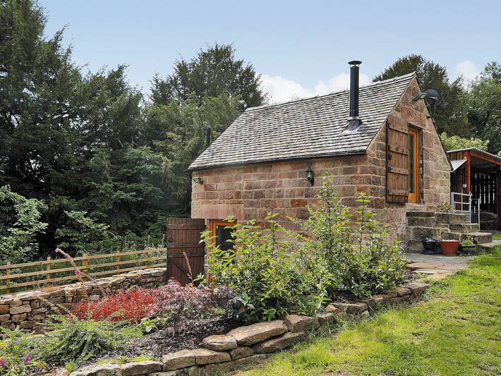 Log cabin for 2 people in Derbyshire