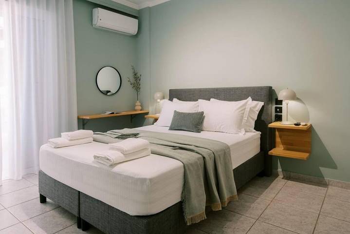 Ferienwohnung für 2 Personen, mit Garten und Ausblick in Patras