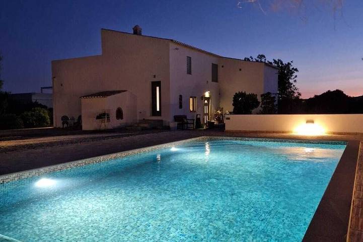 Ferienhaus für 6 Personen, mit Terrasse und Garten in Estoi