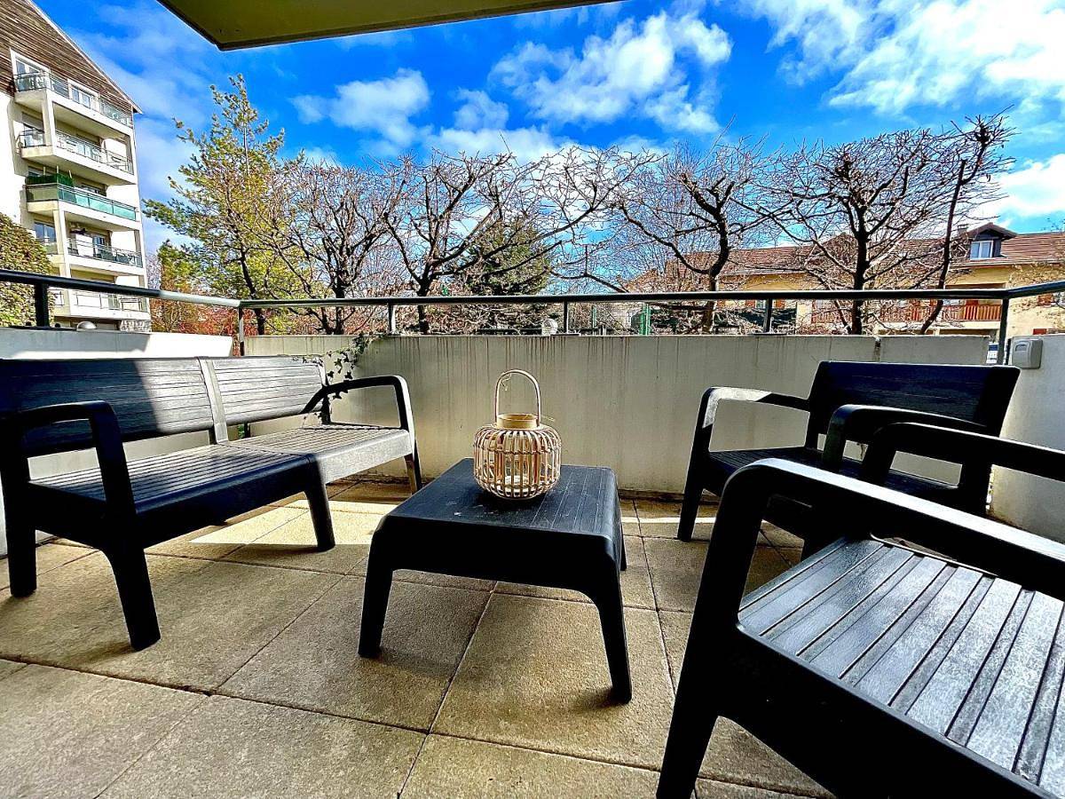 Appartement entier, Two-Bedroom Apartment in Annemasse, Région de Saint-Julien-en-Genevois