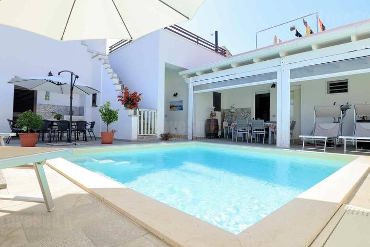 Casa de vacaciones para 13 personas con piscina in Castrignano del Capo, Golfo de Tarento