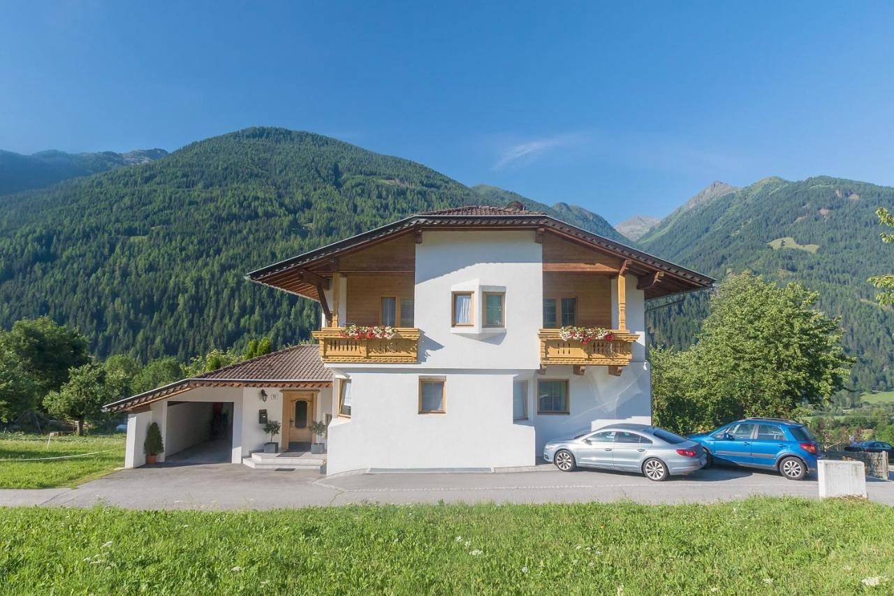 Ganze Ferienwohnung, Three-Bedroom Apartment in Virgen, Bezirk Lienz