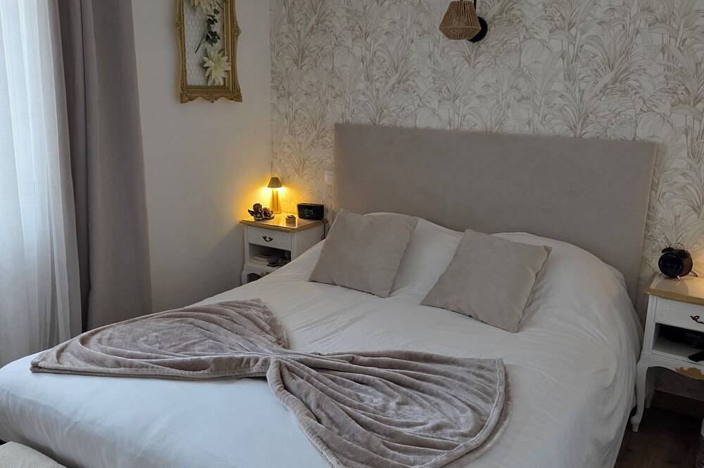 Appartement entier, Gîte de charme à la campagne avec Jacuzzi privatif - détente assurée in Cassagnes-Bégonhès, Aveyron