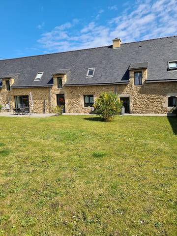 Gîte pour 4 personnes, avec terrasse et jardin dans Theix-Noyalo