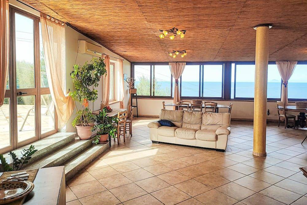 Lovely home in Caronia in Caronia, Messina (província)