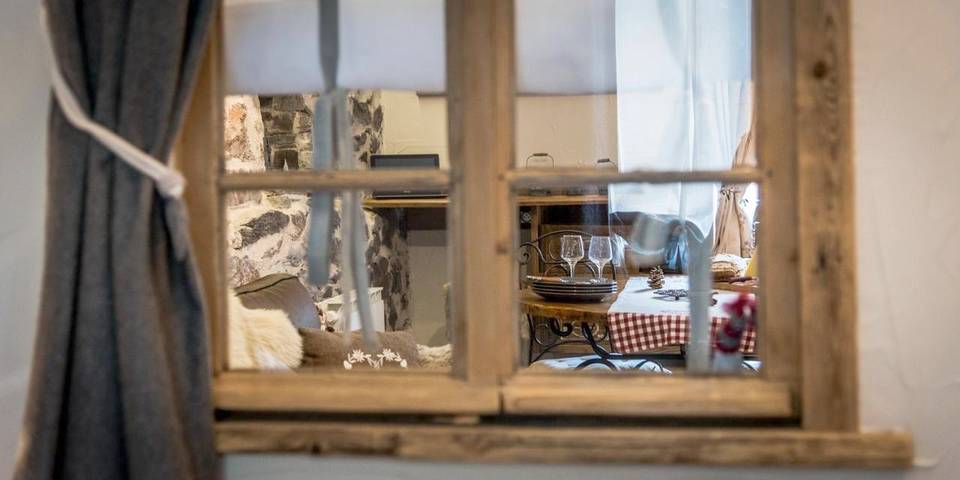 Gîte pour 4 personnes, avec vue et jardin, adapté aux familles dans Longefoy - 3