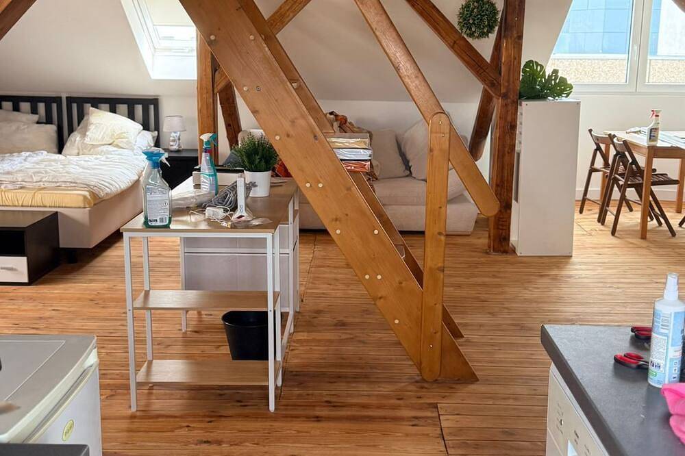 Apartamento entero, Cozy attic apartment main station/city in Núremberg, Franconia