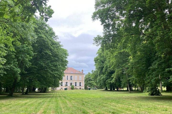 Château pour 13 personnes, avec jardin dans l' Aube