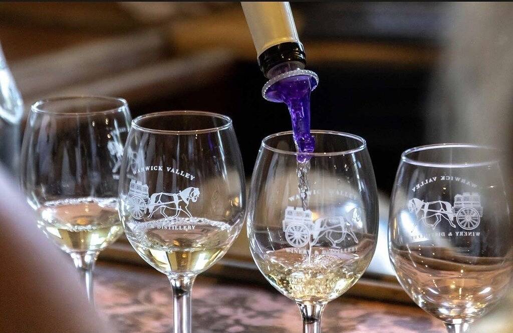 Ganze Wohnung, Two Full Baths in Newly Renovated ski golf Condo! New on Market!! in Mountain Creek