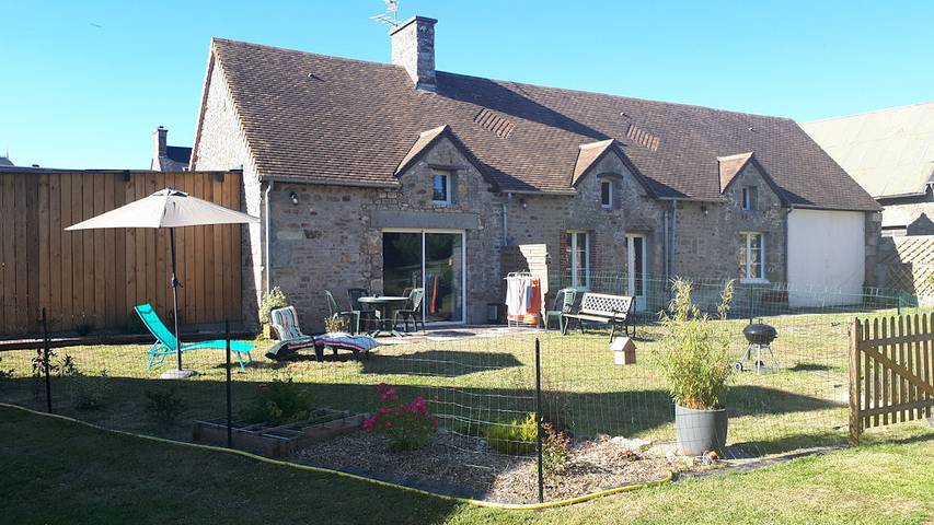 Gîte pour 4 personnes, avec terrasse et jardin