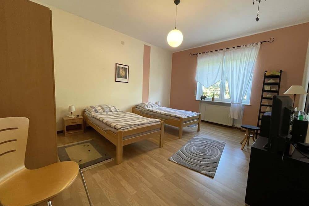 Entire apartment, Bright vacation apartment on the first floor - Haus am Berg in Neunkirchen, Saarland