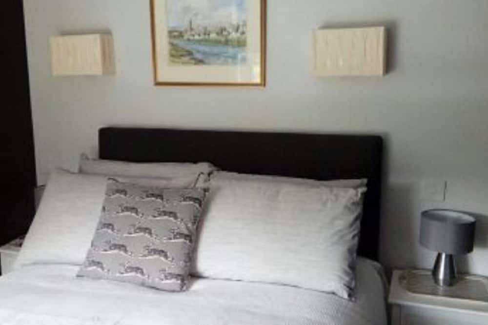 Entire apartment, Comfortable town pad with a river view in Peebles, Scottish Borders