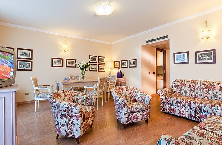 Entire apartment, Vacation apartment for 7 people with balcony in Baveno, Comune di Baveno