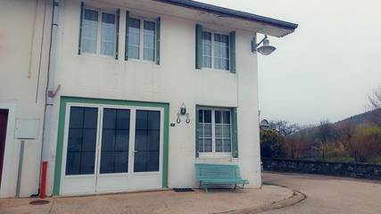 Location de vacances pour 5 personnes, avec terrasse dans Nantua