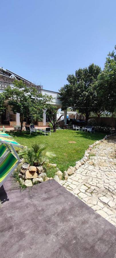 Appartamento per 4 persone, con giardino e piscina nonché panorama, con animali domestici in Monteroni di Lecce