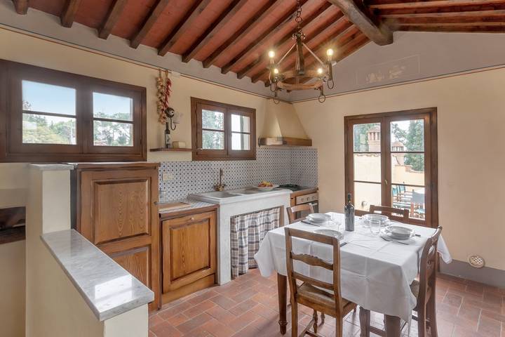 Apartamento 'La Torre' con piscina compartida, terraza privada y Wi-Fi in Montespertoli, Provincia de Firenze