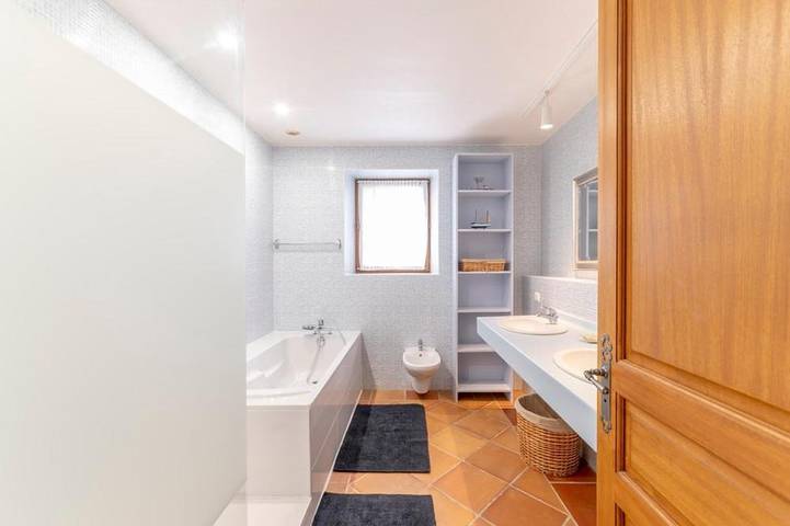 Location de vacances pour 14 personnes, avec jardin ainsi que piscine et vue à Monclar-de-Quercy - 2