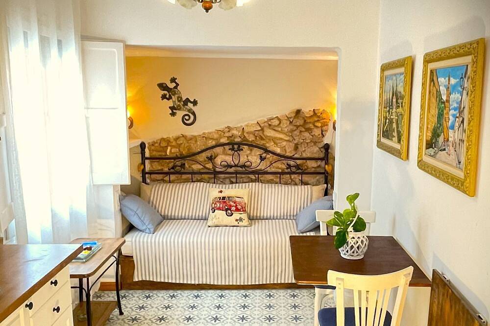 Ganze Wohnung, Mediterranean Gecko. Functional, cozy and centrally located apartment. Ideal for couples in Sant Feliu de Guíxols, Costa Brava