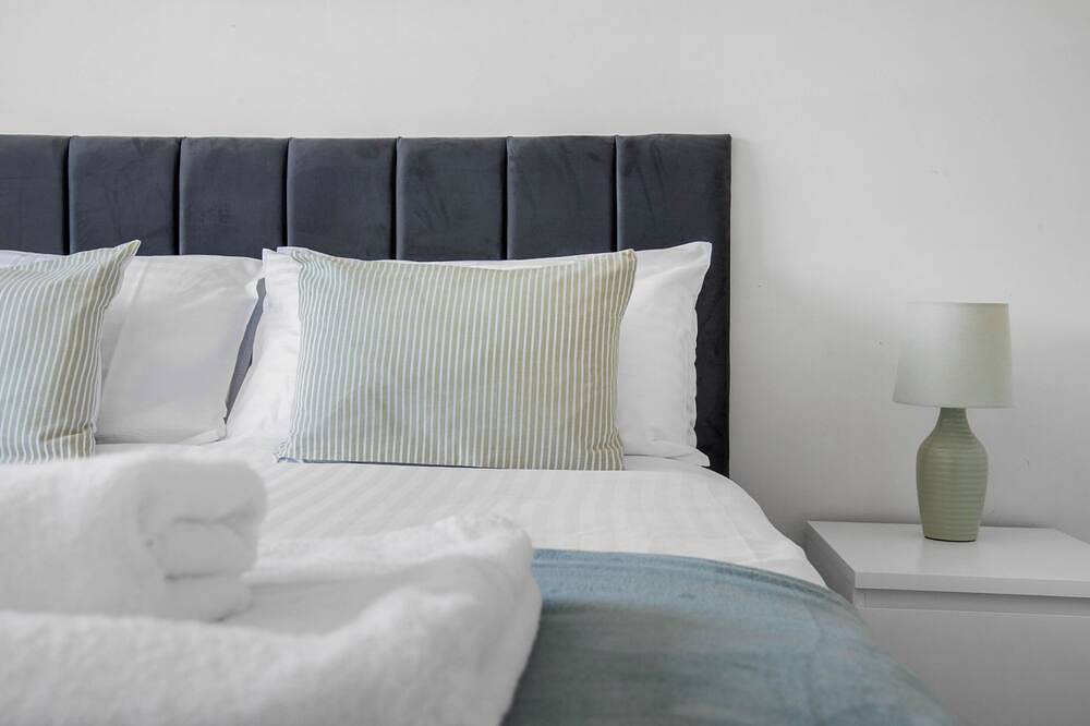 Whiskawayhomes Pirie Avenue No. 2 in Worcester, Worcestershire