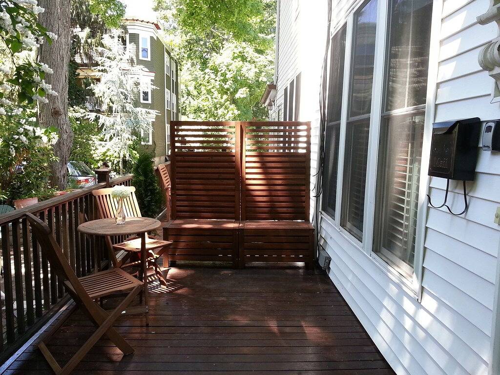 Ganze Wohnung, Gemütliches und sauberes Duplex mit Veranda im beliebten Teil Jamaikas (\"Jp\") von Boston in Boston, Massachusetts