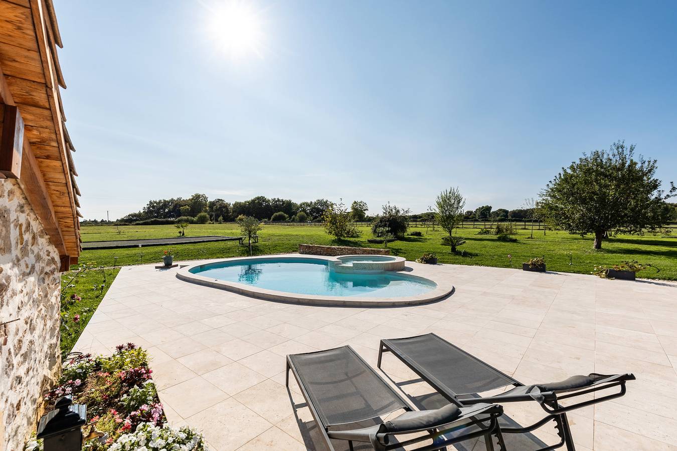 Chambre d'hôtes 'Le Palmier Exotique' con piscina compartida, terraza compartida y Wi-Fi in Bazas, Región de Langon