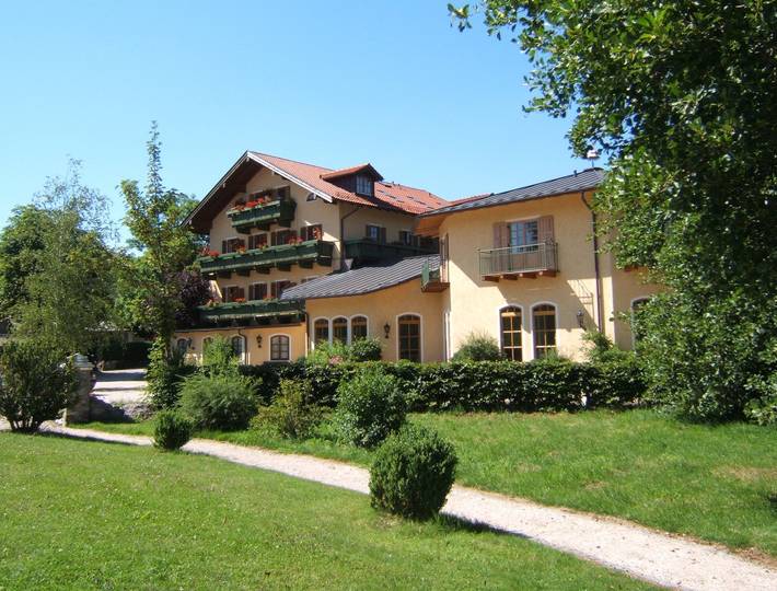 Hotel, mit Balkon und Terrasse sowie Garten und Sauna in Obing
