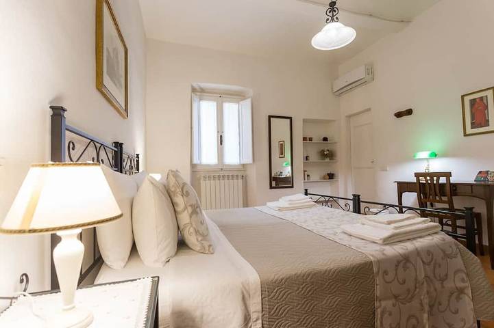 Appartement entier, Datini Appartement à Toscane (2 personnes, 5 personnes - Wifi - Terrace - Garage) in Prato, Province de Prato