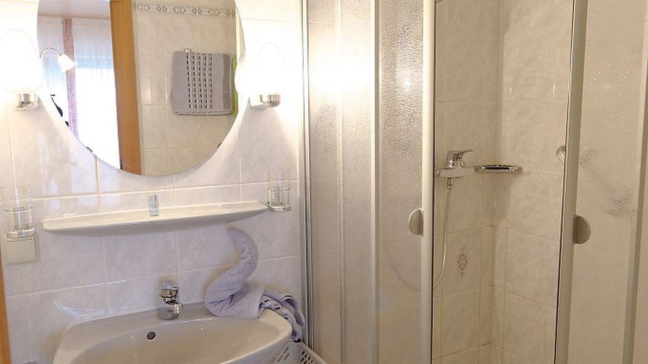 Doppelzimmer für 3 Personen in Hagnau in Hagnau am Bodensee, Region Bodensee-Oberschwaben