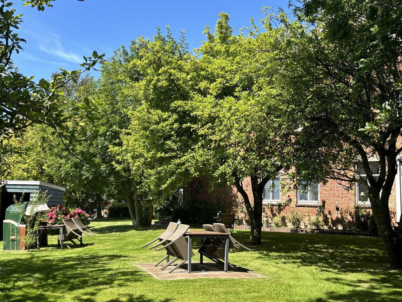 Ganze Wohnung, Wunderschöner Gulfhof:45qm Apartment Lütt Stuuv für 3 Personen,Terrasse & Garten in Altharlingersiel, Landkreis Wittmund