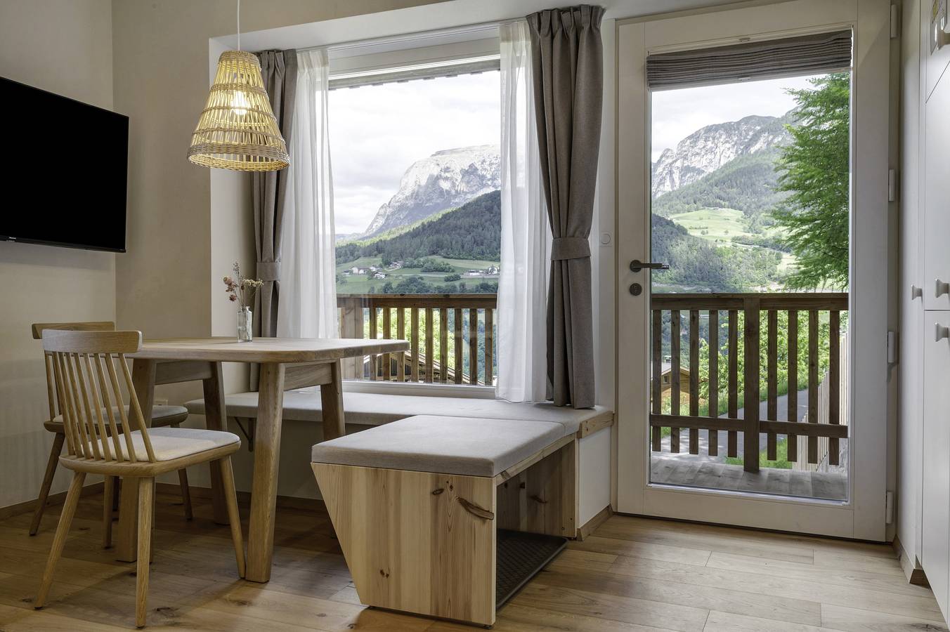 Ganze Wohnung, Ferienwohnung 'Hans' mit Bergblick, privatem Garten und Wi-Fi in Steinegg (Karneid), Karneid